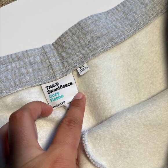 NWT TNA Cozy Fleece Mid-Weight Heather Chrome Grey Sweat Shorts Size XXL - Picture 3 of 12
